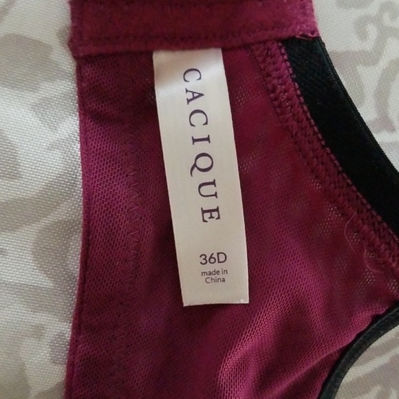 Beautiful burgundy bra - Picture 3 of 3